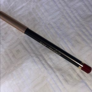 Jane Iredale lip liner in crimson